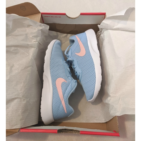 Nike Other - 🎁 NEW Nike Tanjun sneakers
